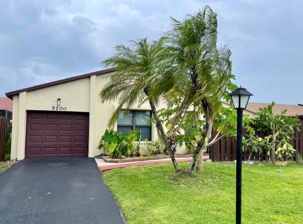 Mirror Lakes, 5200 Minto Rd, Boynton Beach, Florida 33472, image 1