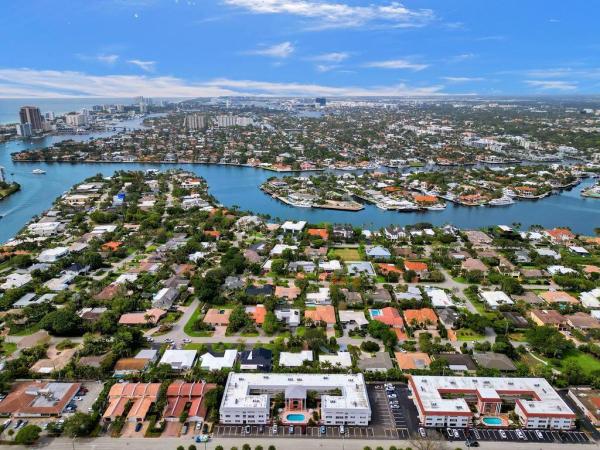 Colonial Manor East, 2500 NE 9th St #101, Fort Lauderdale, Florida 33304, image 1