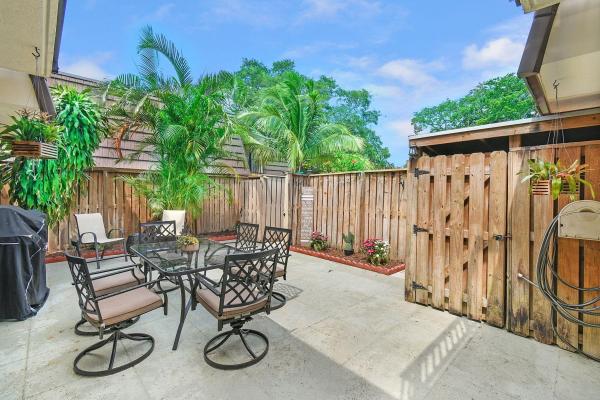Sandalwood Estates, 517 5th Ct, Palm Beach Gardens, Florida 33410, image 1