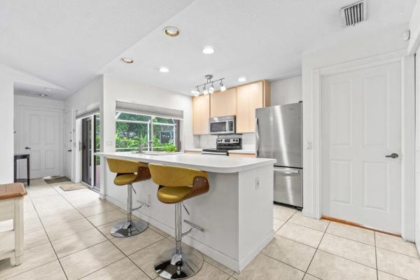Sun Terrace At Lake Catherine, 2802 Lakemont Ct, Palm Beach Gardens, Florida 33403, image 1