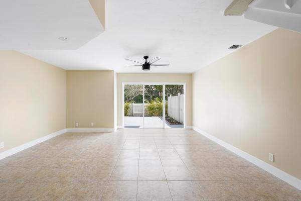 The Charter Club Of Palm Beach, 210 Foxtail Dr #F, Greenacres, Florida 33415, image 3
