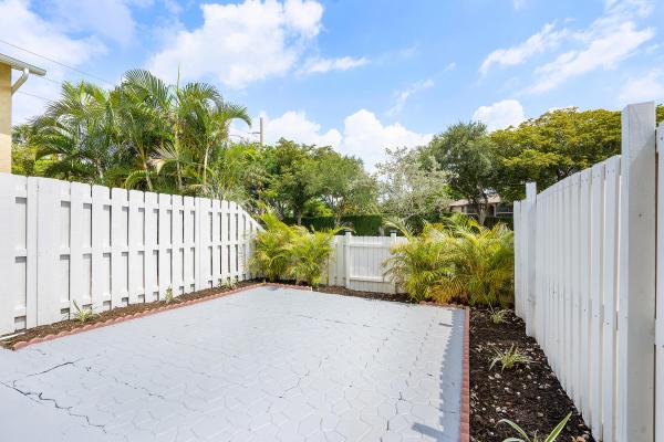 The Charter Club Of Palm Beach, 210 Foxtail Dr #F, Greenacres, Florida 33415, image 1