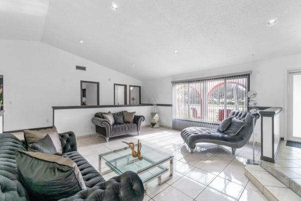 Floral Park Lantana, 2841 Hypoluxo Rd, Lake Worth, Florida 33462, image 1