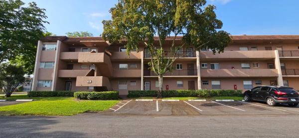 Sands Point, 8350 Sands Point Blvd #E302, Tamarac, Florida 33321, image 1