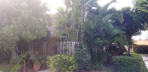 Lakewood Of Palm Springs, 27 Lake Arbor Dr, Palm Springs, Florida 33461, image 1