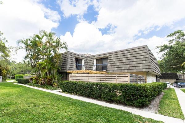 Glenwood Townhomes, 618 6th Ter, Palm Beach Gardens, Florida 33418, image 1