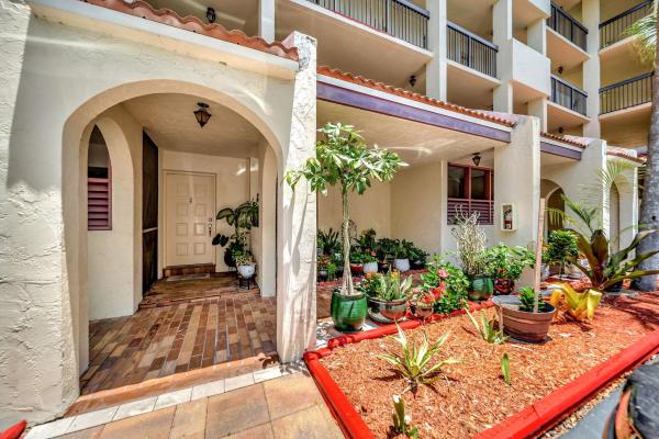 Inverlake Of Inverrary, 3650 Environ Blvd #104, Lauderhill, Florida 33319, image 1