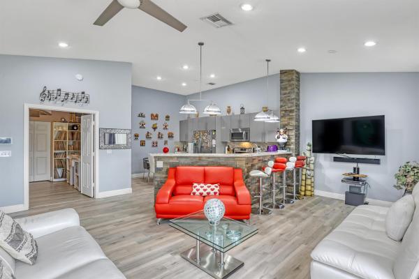 Crystal Lake Village, 820 NW 42nd Pl, Deerfield Beach, Florida 33064, image 1
