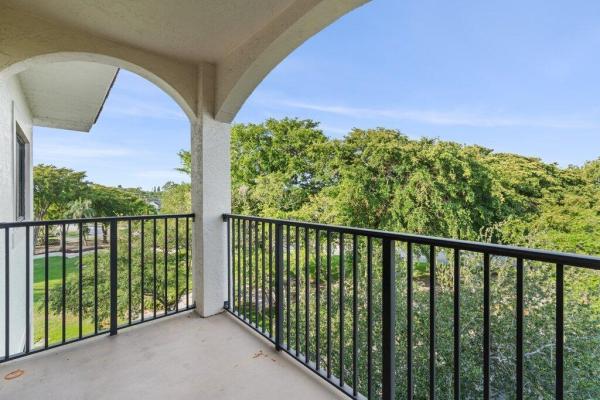St Tropez, 2105 Lavers Cir #512, Delray Beach, Florida 33444, image 1