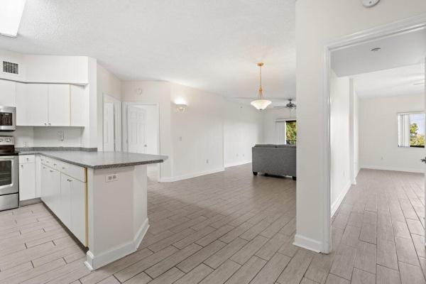 St Tropez, 2105 Lavers Cir #512, Delray Beach, Florida 33444, image 2