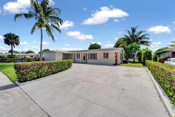 Roosevelt Estates, 1107 S Mangonia Cir, West Palm Beach, Florida 33401, image 1