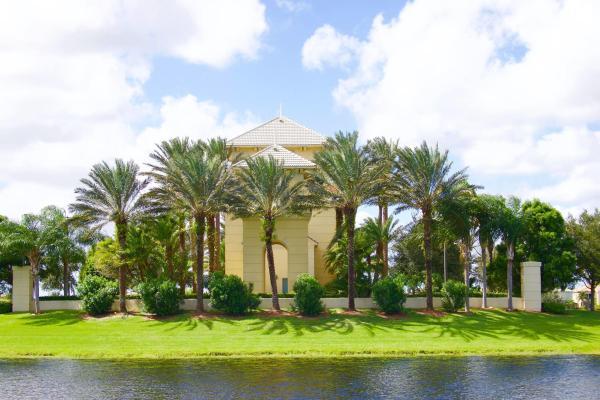 Lake Park At Tradition, 12825 SW Lake Fern Cir, Port St. Lucie, Florida 34987, image 2