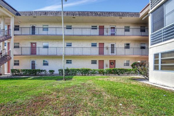 Lakeside Village, 709 Lori Dr #111, Palm Springs, Florida 33461, image 1