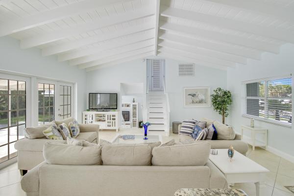 Yacht Harbor Manor, 1310 Manor Dr, Riviera Beach, Florida 33404, image 1