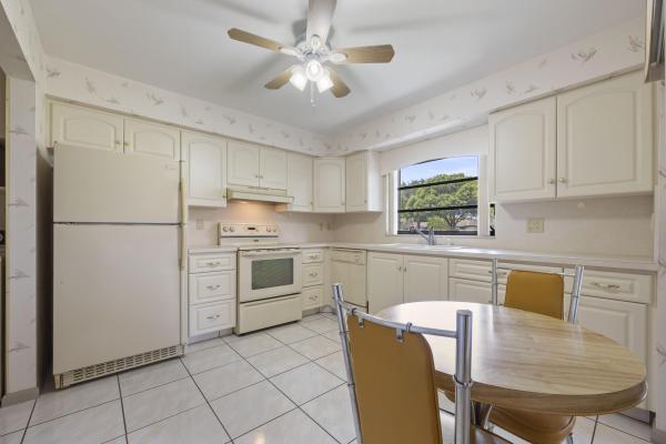 Greentree Villas, 4824 Dovewood Cir #B, Boynton Beach, Florida 33436, image 3