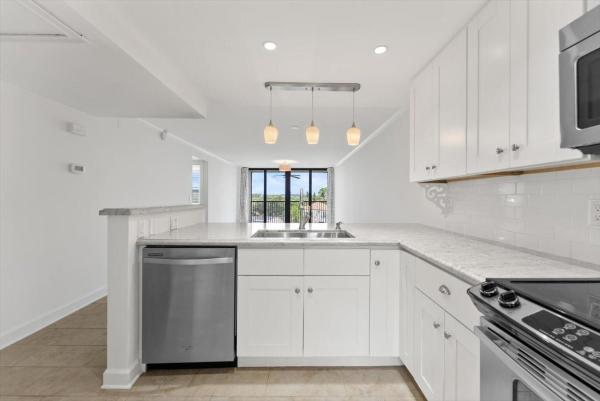Boca Bayou, 18 Royal Palm Way #5050, Boca Raton, Florida 33432, image 2