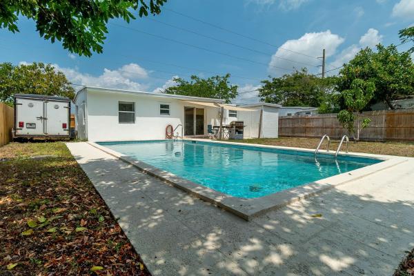 San Castle, 3900 Seacrest Blvd, Lake Worth Beach, Florida 33462, image 1