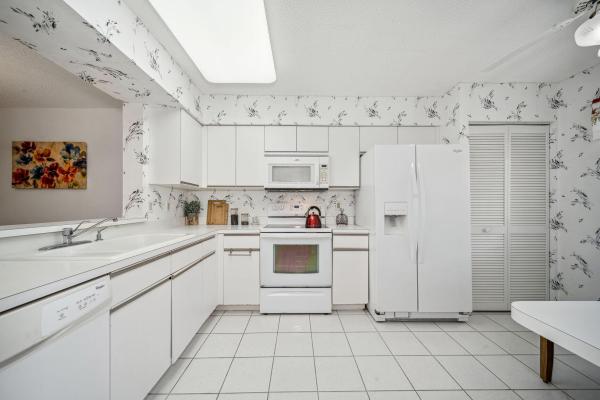 Huntington Pointe, 6037 Pointe Regal Cir #207, Delray Beach, Florida 33484, image 1