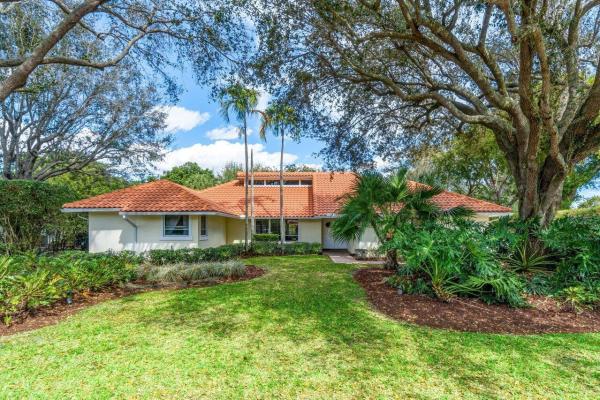 Pine Tree Golf Club, 4505 Saint Andrews Dr, Boynton Beach, Florida 33436, image 1