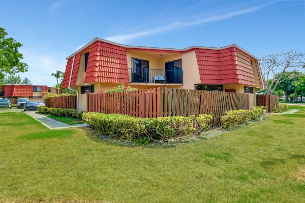 Banyan Lake, 22910 Oxford Pl #B, Boca Raton, Florida 33433, image 1