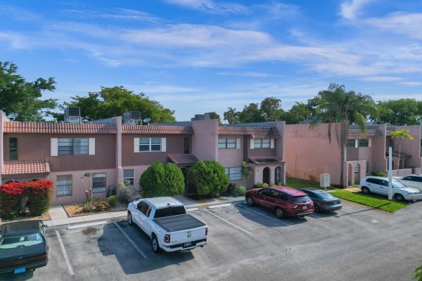 Valencia Village, 10 Laredo Pl #7-7, Davie, Florida 33324, image 3