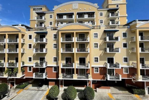 Colonnade At Dadeland, 8395 SW 73rd Ave #512, Glenvar Heights, Florida 33143, image 1