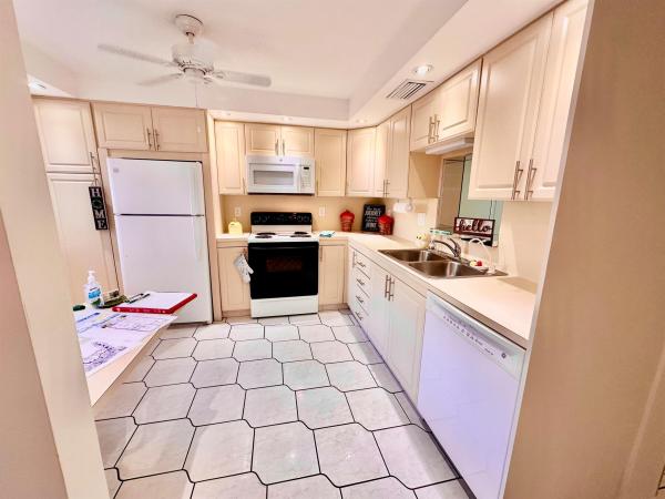 Granada Village, 2006 Granada Dr #B1, Coconut Creek, Florida 33066, image 1