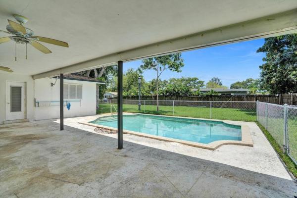 Plantation Park Lakesites, 5500 SW 7th St, Plantation, Florida 33317, image 1
