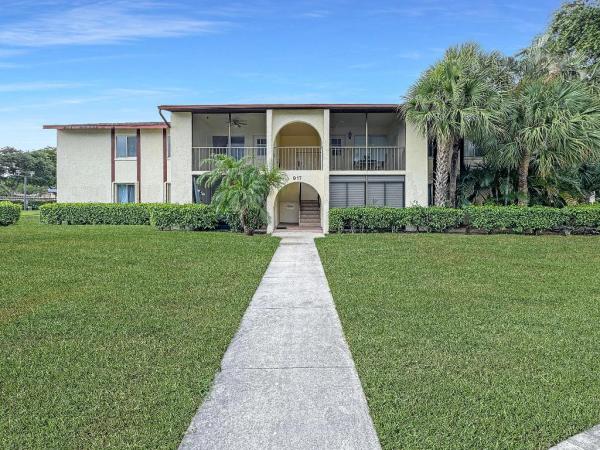 Pine Ridge At Haverhill, 4844 Sable Pine Cir #C2, West Palm Beach, Florida 33417, image 2