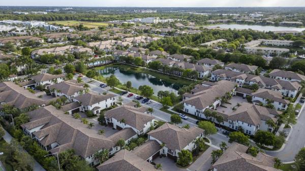 Paloma Lakes, 4780 Monarch Way, Coconut Creek, Florida 33073, image 2