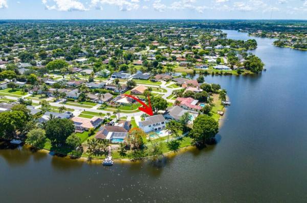 Lakeside Shores, 12837 Guilford Cir, Wellington, Florida 33414, image 1