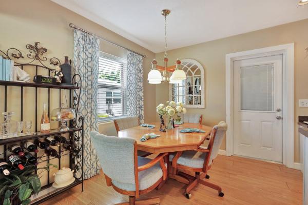 Lakeview Manors, 127 Lakeview Ave, Lantana, Florida 33462, image 2
