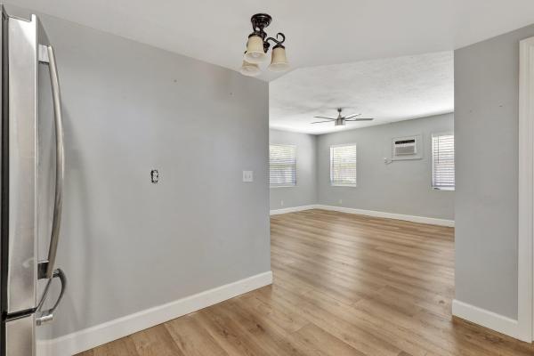 Lakeview Manors, 127 Lakeview Ave, Lantana, Florida 33462, image 3