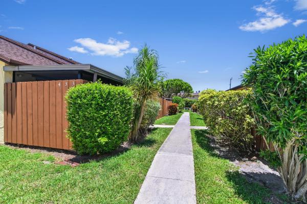 Springdale, 433 Springdale Cir, Palm Springs, Florida 33461, image 1