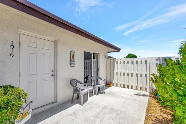 Juno Ridge, 1919 Doffer Ln #1919, North Palm Beach, Florida 33408, image 1