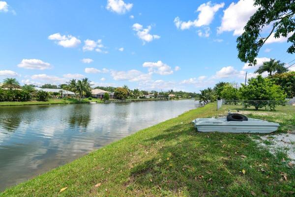 Palm Beach Colony, 853 Hibiscus Dr, Royal Palm Beach, Florida 33411, image 1