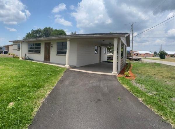 Lake Shore, 604 SW 13th St, Belle Glade, Florida 33430, image 1