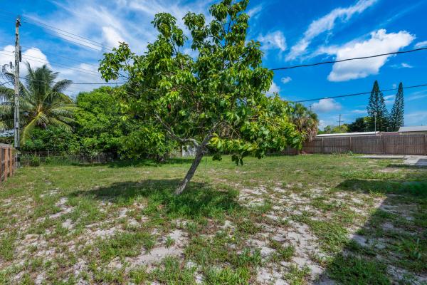 Lakeview Heights, 925 S Pine St, Lake Worth Beach, Florida 33460, image 2