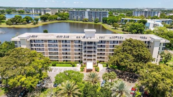 Palm-Aire Country Club 1, 2751 N Palm Aire Dr #402, Pompano Beach, Florida 33069, image 1