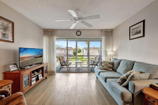 Lakeside Village, 502 Davis Rd #10, Palm Springs, Florida 33461, image 1