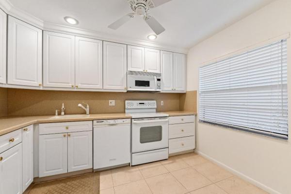 Greens Of Boca Lago, 7956 Eastlake Dr, Boca Raton, Florida 33433, image 3