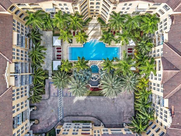 Alaqua, 3001 NE 185th St #332, Aventura, Florida 33180, image 2