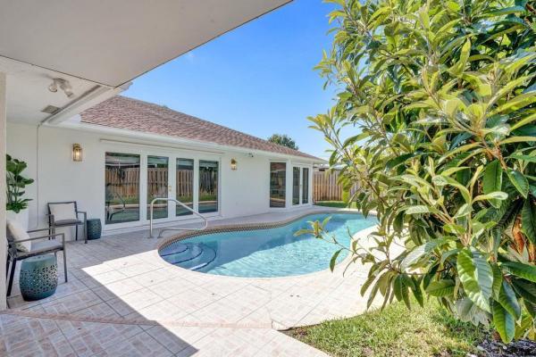 Lake Mango Shores, 2603 W Carandis Rd, West Palm Beach, Florida 33406, image 1