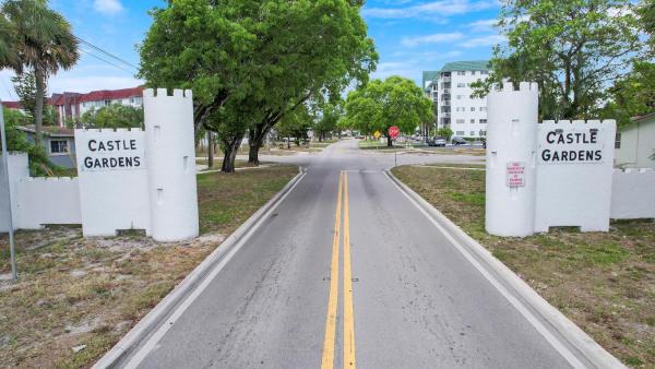 Castle Gardens, 4751 NW 21st St #400, Lauderhill, Florida 33313, image 2