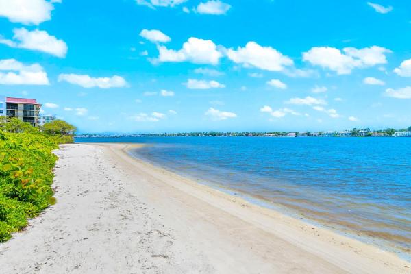 Half Moon Bay, 103 Half Moon Cir #D2, Hypoluxo, Florida 33462, image 1