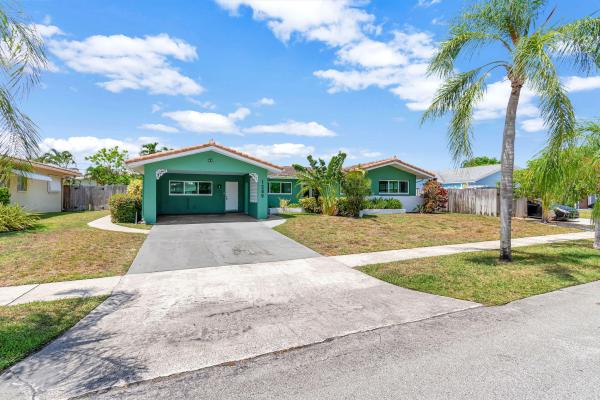 Boca Raton Square, 1289 SW 7th St, Boca Raton, Florida 33486, image 2
