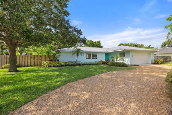 Tequesta Country Club, 8 Palmetto Way, Tequesta, Florida 33469, image 1