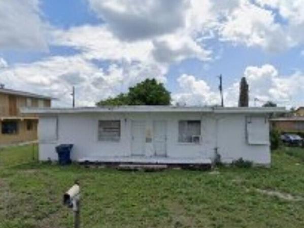 Baileys, 545 SW 10th St, Belle Glade, Florida 33430, image 1