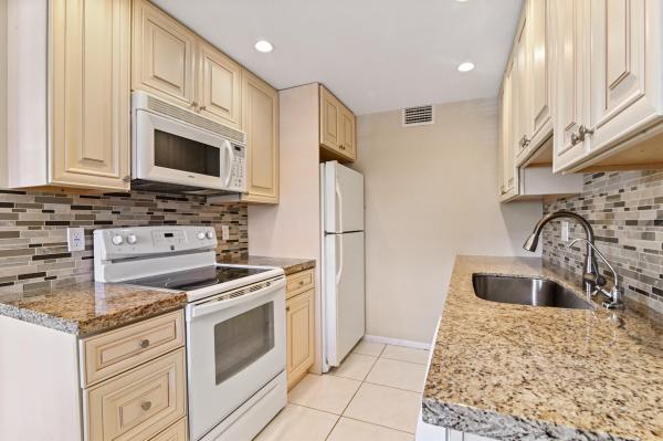 Guildford At Century Village, 3023 Guildford B, Boca Raton, Florida 33434, image 1