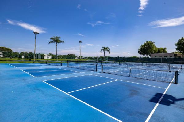 Pembridge At Lakes Of Delray, 15451 Pembridge Dr #206, Delray Beach, Florida 33484, image 2